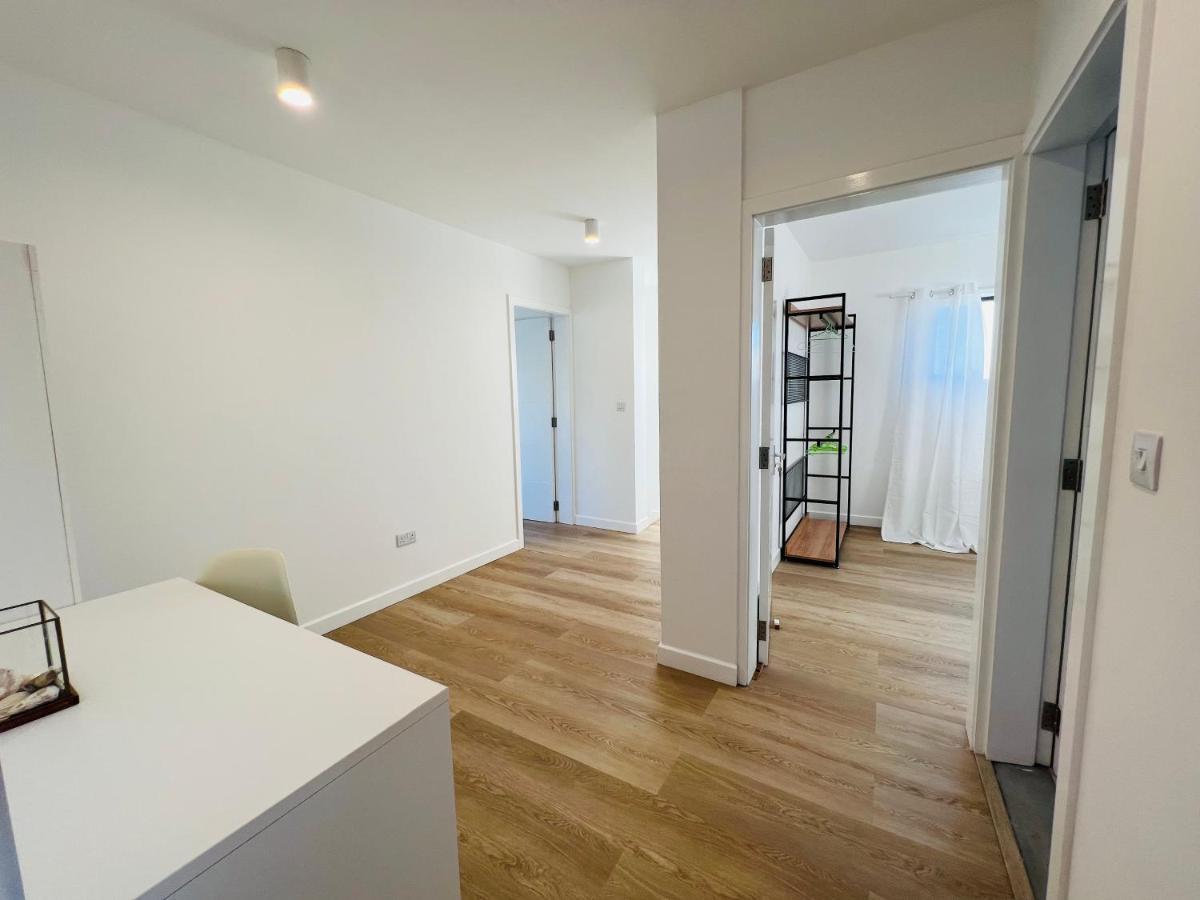 אלביון Into The Sea - Modern Home Close To The Beach מראה חיצוני תמונה