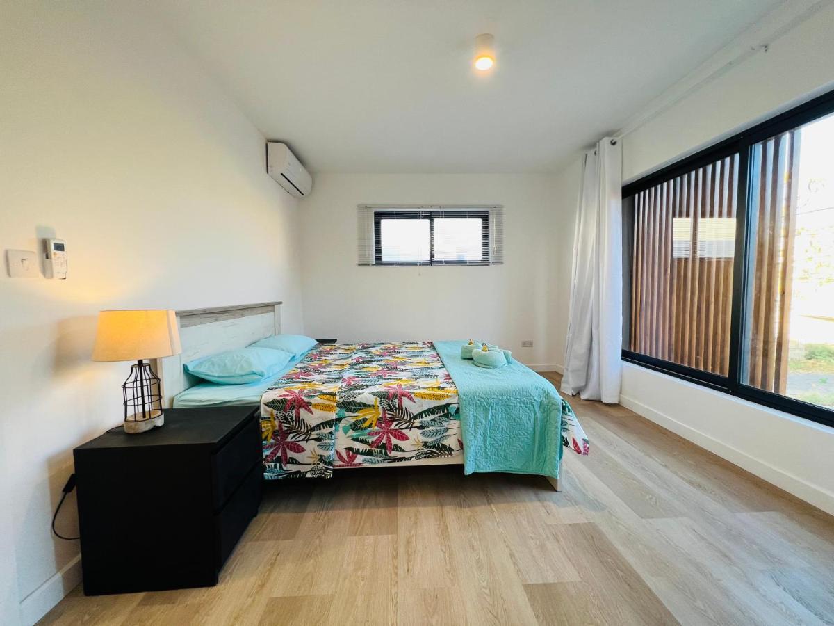 אלביון Into The Sea - Modern Home Close To The Beach מראה חיצוני תמונה